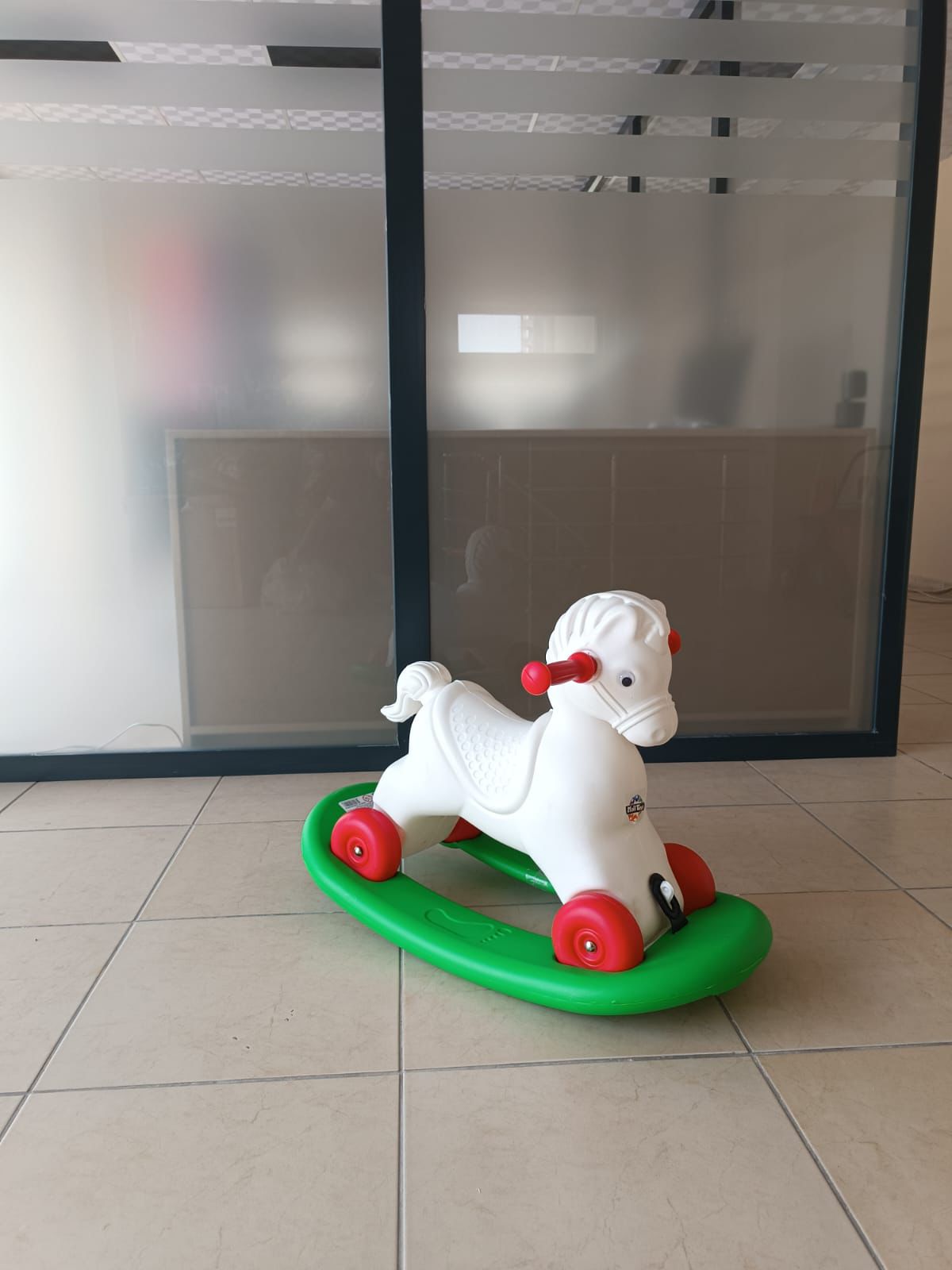 Sallanan At Oyuncağı