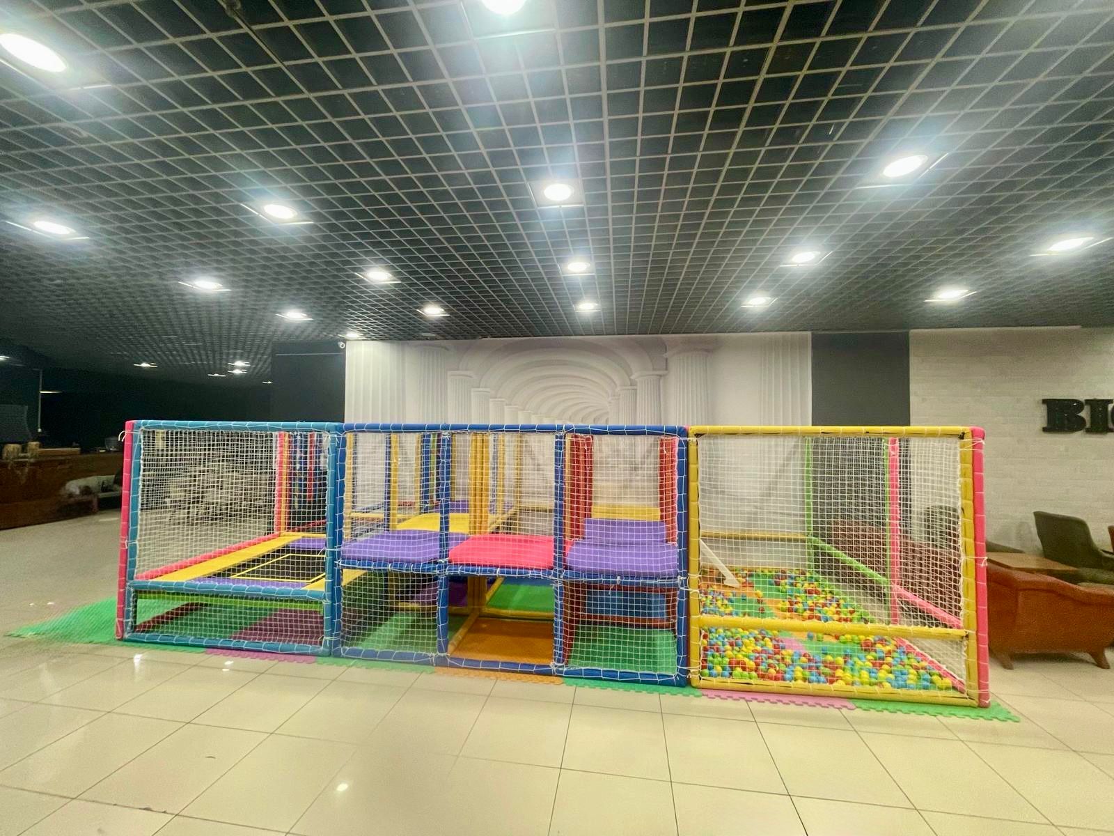 Top Havuzu ve Trambolin Seti 7x3 Oyun Alanı