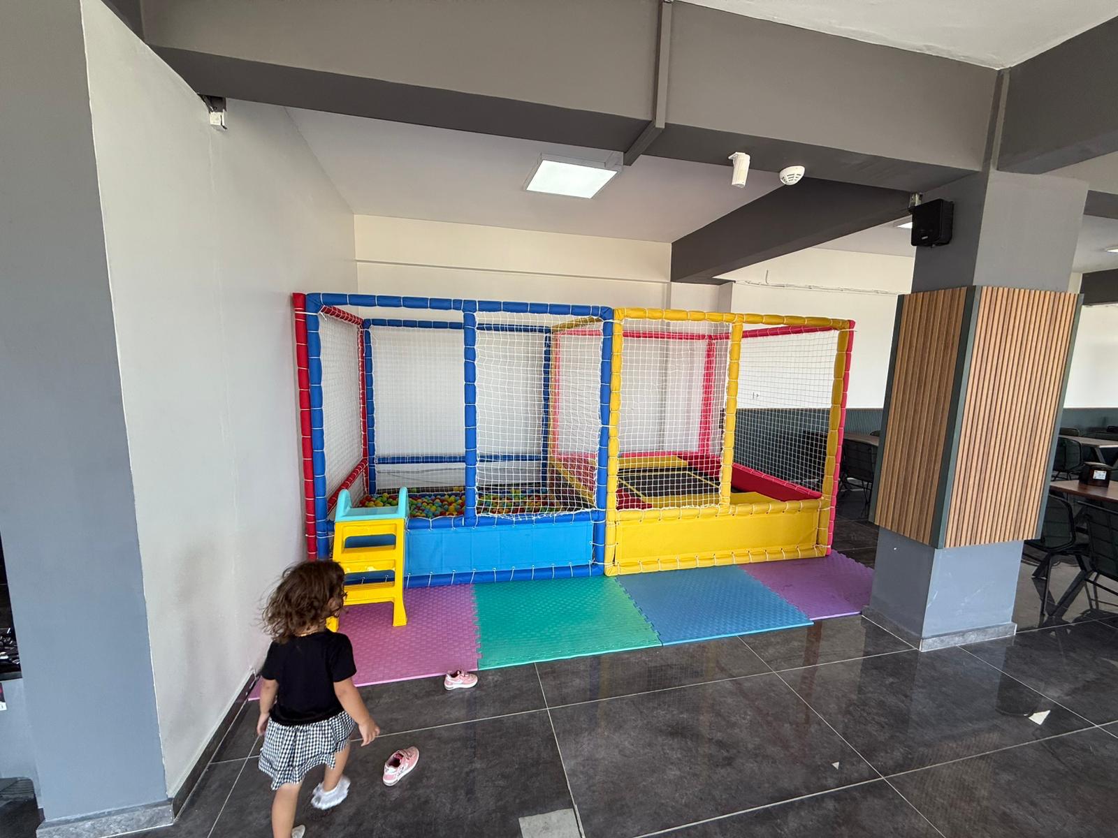 Top Havuzu ve Trambolin Seti